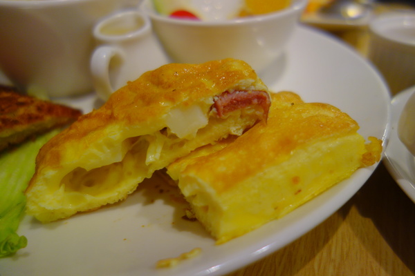 咖啡家coffee+(漢口店)：1040502[官本金文愛台灣]台中市北區咖啡家coffee+漢口店早午餐或下午茶平價高CP值便宜又大碗的餐點學生小資上班族最愛