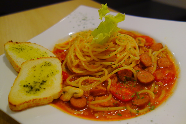 咖啡家coffee+(漢口店)：1040502[官本金文愛台灣]台中市北區咖啡家coffee+漢口店早午餐或下午茶平價高CP值便宜又大碗的餐點學生小資上班族最愛