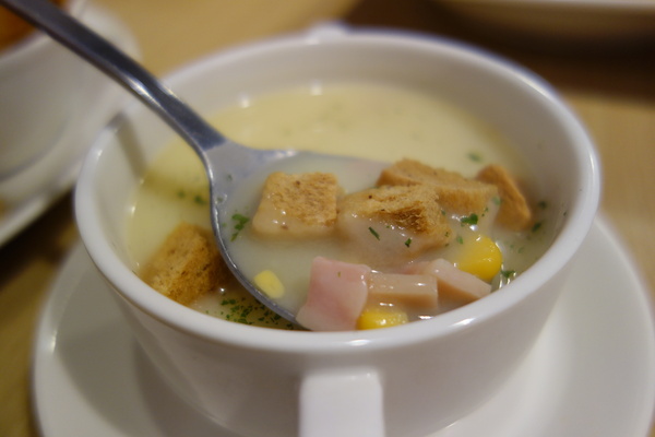 咖啡家coffee+(漢口店)：1040502[官本金文愛台灣]台中市北區咖啡家coffee+漢口店早午餐或下午茶平價高CP值便宜又大碗的餐點學生小資上班族最愛