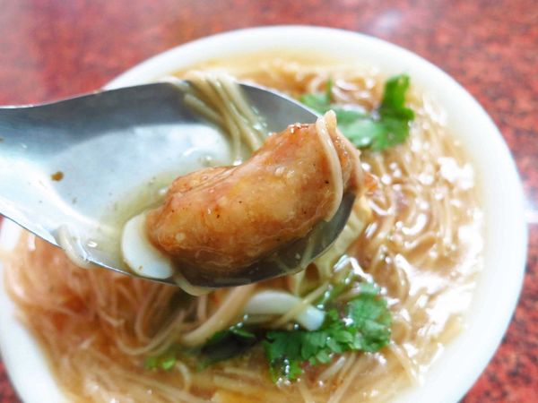 【桃園火車站美食】鶯歌(張)麵線羹-清爽夠味的麵線羹