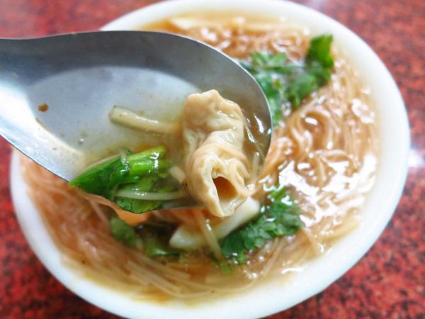 【桃園火車站美食】鶯歌(張)麵線羹-清爽夠味的麵線羹