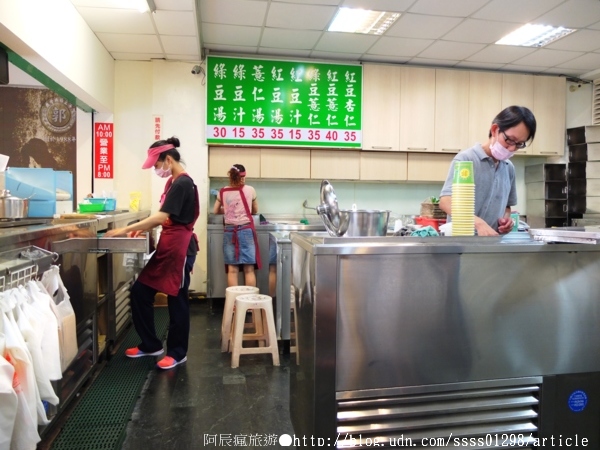 郭記慶中街綠豆湯(總店):【美食特搜。台南中西區】慶中街郭家綠豆湯(總店)。榜上有名 臺南必喝飲品 消暑解渴的指標選擇