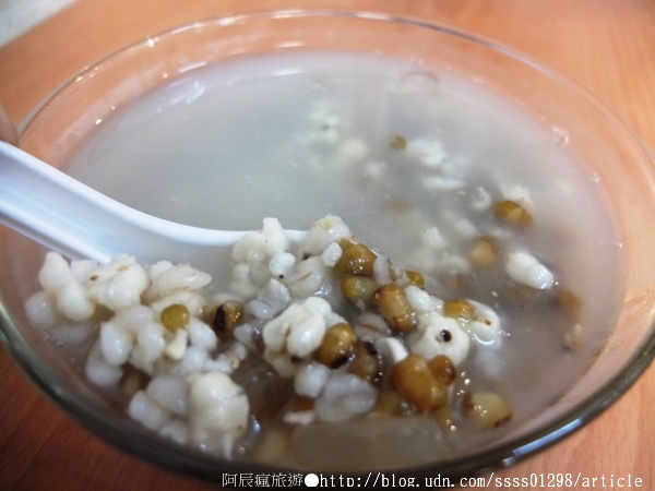 郭記慶中街綠豆湯(總店):【美食特搜。台南中西區】慶中街郭家綠豆湯(總店)。榜上有名 臺南必喝飲品 消暑解渴的指標選擇