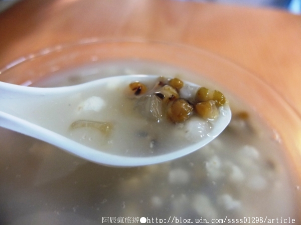 郭記慶中街綠豆湯(總店):【美食特搜。台南中西區】慶中街郭家綠豆湯(總店)。榜上有名 臺南必喝飲品 消暑解渴的指標選擇