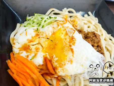 【桃園早餐】米樂早餐店-蓋綿被肉燥麵、超級恰蘿蔔糕、古早味粉漿蛋餅.蘿蔔糕/粉漿蛋餅/龜山區/桃園小吃美食