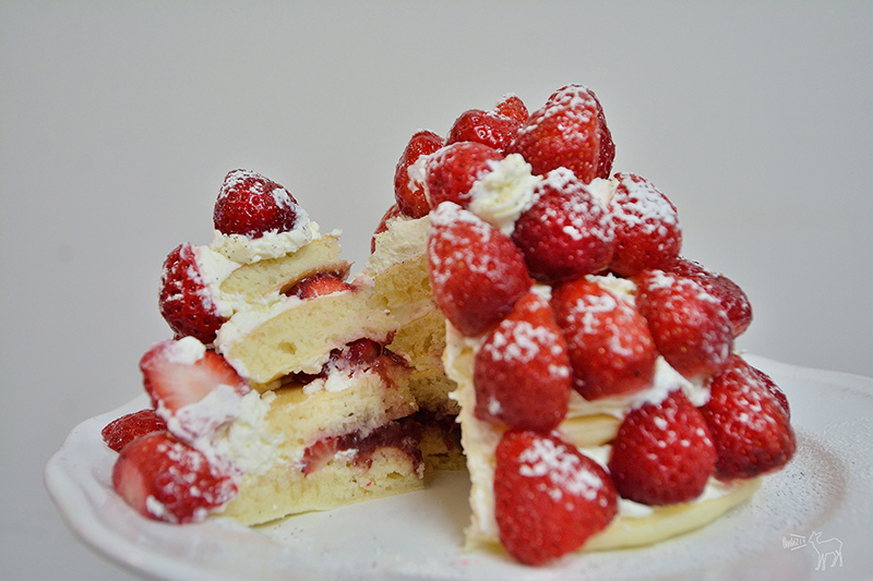 微淇甜蜜屋 草莓森林鬆餅塔,用掉一整盒的草莓!草莓霜淇淋,板橋南雅夜市美食甜點