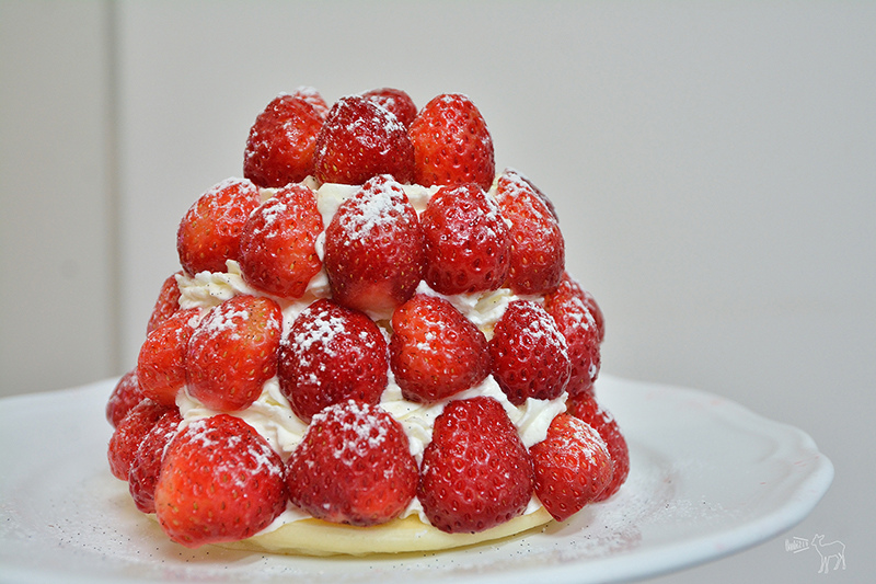 微淇甜蜜屋 草莓森林鬆餅塔,用掉一整盒的草莓!草莓霜淇淋,板橋南雅夜市美食甜點