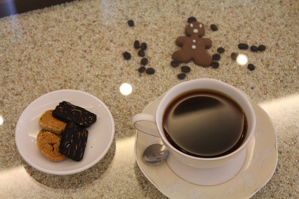 閱築藝文咖啡廳：[台南]藝廊＃美食 培養文藝氣息的好地方 閱築藝文咖啡廳