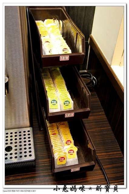 赤兔燒餃子:【美食 ♥ 桃園中壢】☼ 赤兔日式燒餃子 ☼ 現點現做,美味不打折,中原夜市新選擇♥♥