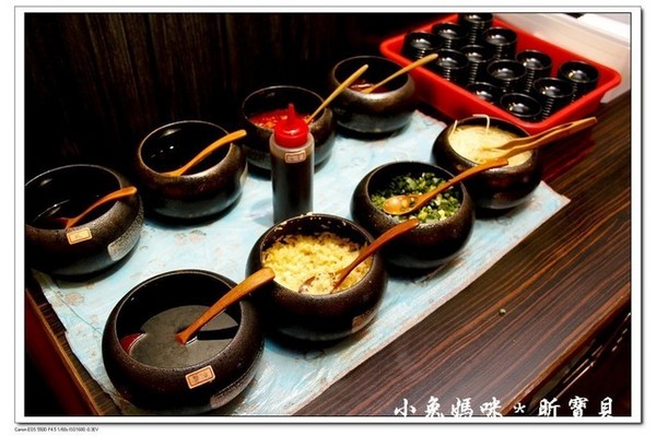 赤兔燒餃子:【美食 ♥ 桃園中壢】☼ 赤兔日式燒餃子 ☼ 現點現做,美味不打折,中原夜市新選擇♥♥