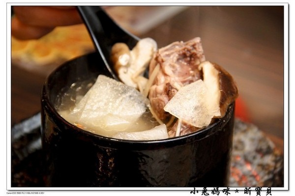 赤兔燒餃子:【美食 ♥ 桃園中壢】☼ 赤兔日式燒餃子 ☼ 現點現做,美味不打折,中原夜市新選擇♥♥