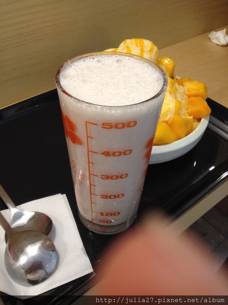 剛好冰果室：[台中 美食]剛好冰果室，抵抗太陽的辣毒嚴防脫水，芒果芒果雪花冰沁涼消暑剛剛好！