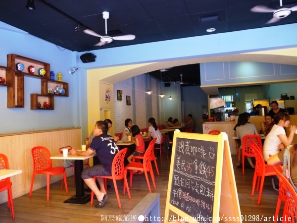 找鹿Brunch:【美食特搜。屏東市】找鹿Brunch早午餐店。找鹿超值餐 全麥原味蛋餅 找鹿紅茶 爽爽吃喝早午餐