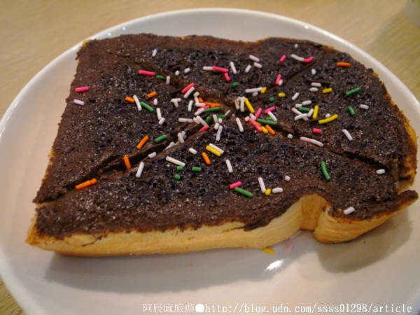 找鹿Brunch:【美食特搜。屏東市】找鹿Brunch早午餐店。找鹿超值餐 全麥原味蛋餅 找鹿紅茶 爽爽吃喝早午餐