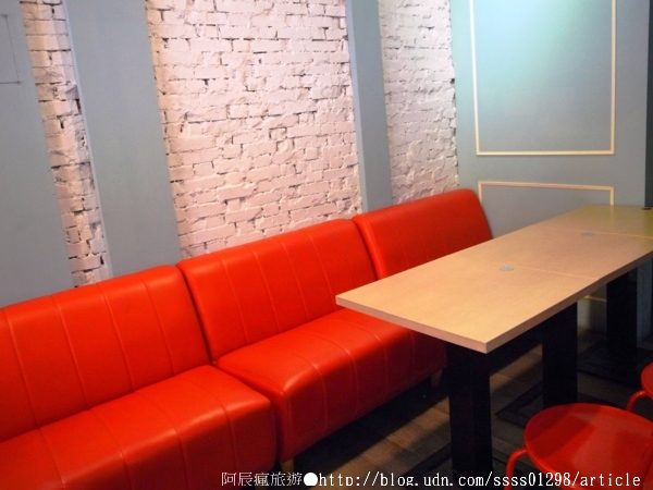 找鹿Brunch:【美食特搜。屏東市】找鹿Brunch早午餐店。找鹿超值餐 全麥原味蛋餅 找鹿紅茶 爽爽吃喝早午餐