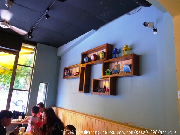 找鹿Brunch:【美食特搜。屏東市】找鹿Brunch早午餐店。找鹿超值餐 全麥原味蛋餅 找鹿紅茶 爽爽吃喝早午餐