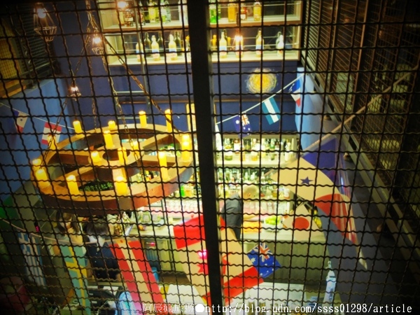 Weekend 餐酒館:【美食特搜。高雄左營區】Weekend 葳肯餐酒館(二次邀稿文)。爐烤松阪豬 燒烤雞腿排 香蕉奶酒 週末再來場味蕾饗宴