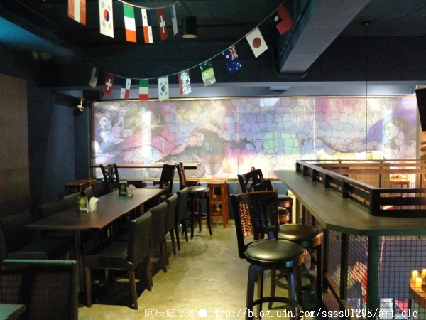 Weekend 餐酒館:【美食特搜。高雄左營區】Weekend 葳肯餐酒館(邀稿文)。異國料理這裡有 餐酒館度週末 飲一杯微醺之夜