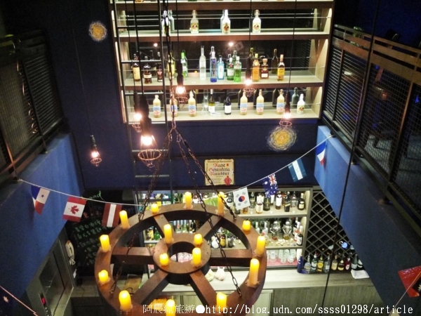 Weekend 餐酒館:【美食特搜。高雄左營區】Weekend 葳肯餐酒館(邀稿文)。異國料理這裡有 餐酒館度週末 飲一杯微醺之夜