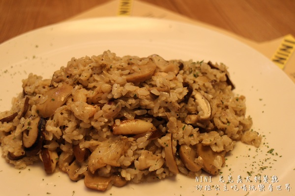 尼尼義大利餐廳(台茂店)：桃園‧南崁/大份量義大利麵『NINI 尼尼義大利餐廳(台茂店)』台茂購物中心