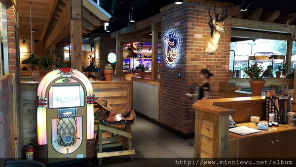 Texas Roadhouse德州鮮切牛排餐廳照片