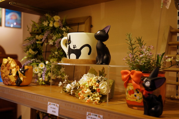 龍貓吉卜力專賣店「橡子共和國」：(胖樺遊記)台北信義區ATT4FUN”龍貓吉卜力專賣店--橡子共和國”。超萌龍貓從卡通中走出來。