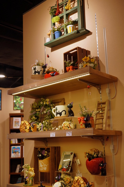 龍貓吉卜力專賣店「橡子共和國」：(胖樺遊記)台北信義區ATT4FUN”龍貓吉卜力專賣店--橡子共和國”。超萌龍貓從卡通中走出來。