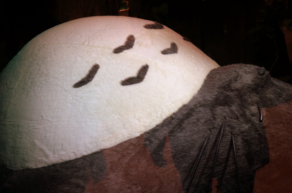 龍貓吉卜力專賣店「橡子共和國」：(胖樺遊記)台北信義區ATT4FUN”龍貓吉卜力專賣店--橡子共和國”。超萌龍貓從卡通中走出來。