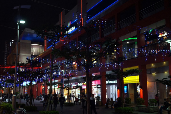 龍貓吉卜力專賣店「橡子共和國」：(胖樺遊記)台北信義區ATT4FUN”龍貓吉卜力專賣店--橡子共和國”。超萌龍貓從卡通中走出來。