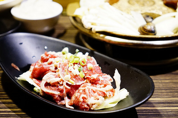 良沐鍋物：良沐鍋物--名店再出發--食材破表湯鮮味美