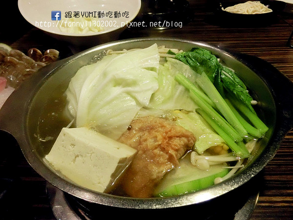 良沐鍋物: 【愛評網口碑券§第98彈】台中南屯區東興路銅板烤肉/講究清新天然的湯底火鍋:清境山當歸、牛蒡、蘋果及多種藥材熬成的湯底!@跟著Yumi尤美美動吃動吃(體驗日期:2015年5月30日)