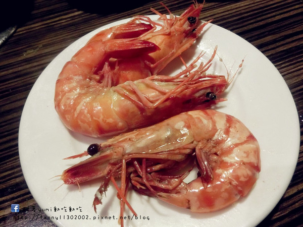 良沐鍋物: 【愛評網口碑券§第98彈】台中南屯區東興路銅板烤肉/講究清新天然的湯底火鍋:清境山當歸、牛蒡、蘋果及多種藥材熬成的湯底!@跟著Yumi尤美美動吃動吃(體驗日期:2015年5月30日)