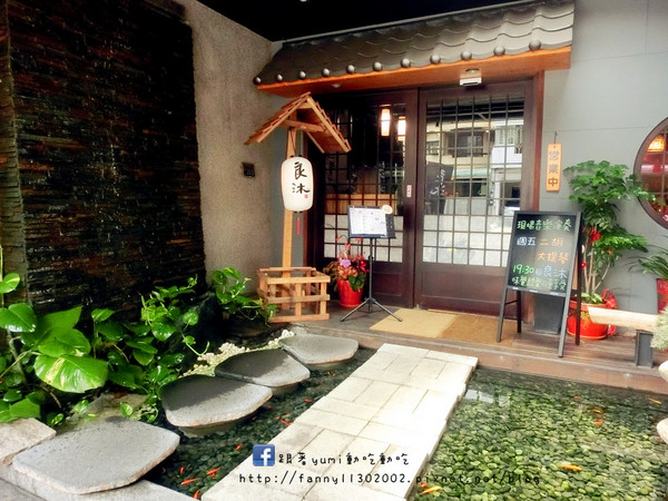 良沐鍋物: 【愛評網口碑券§第98彈】台中南屯區東興路銅板烤肉/講究清新天然的湯底火鍋:清境山當歸、牛蒡、蘋果及多種藥材熬成的湯底!@跟著Yumi尤美美動吃動吃(體驗日期:2015年5月30日)