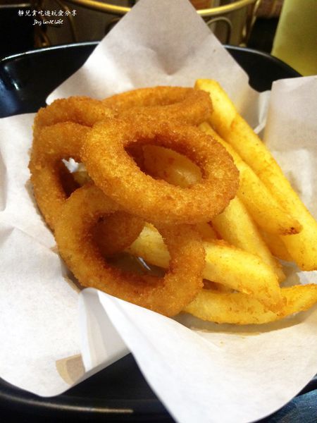 歐巴媽媽：★食★台北。信義安和站→【歐巴媽媽OBAMAMA美食專賣店】各國美味炸雞♥大驚喜雙人套餐