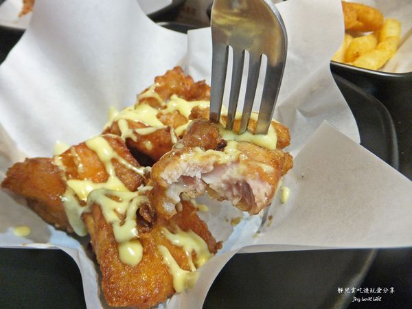 歐巴媽媽：★食★台北。信義安和站→【歐巴媽媽OBAMAMA美食專賣店】各國美味炸雞♥大驚喜雙人套餐