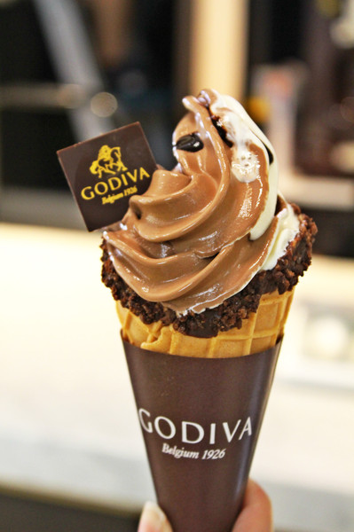 GODIVA (南紡夢時代店)：[台南]頂級巧克力冰淇淋 貴婦般的享受 GODIVA (南紡夢時代店)