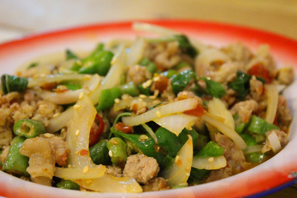 食內嗑泰式小食肆：[台南]平價美味泰式料理 食內嗑泰式小食肆