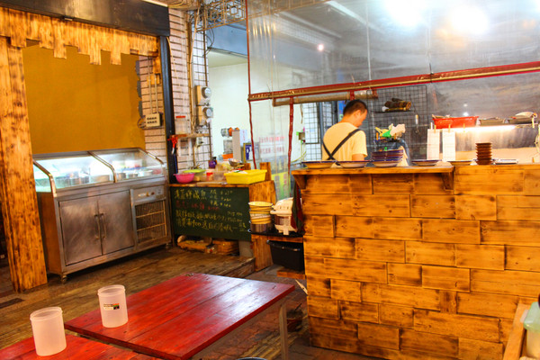 食內嗑泰式小食肆：[台南]平價美味泰式料理 食內嗑泰式小食肆