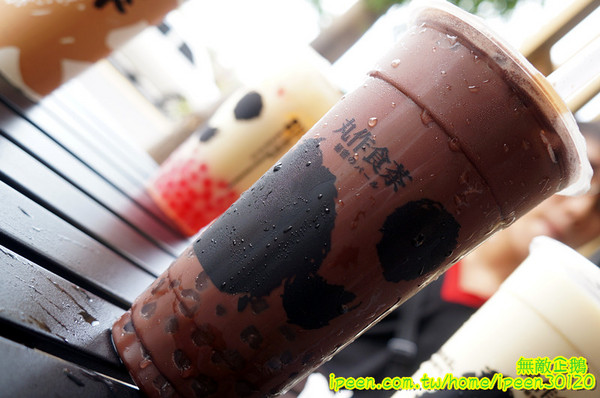 丸作食茶:【台南-東區】珍珠x手作..買百丸很大!~大推丸三冬瓜檸檬.仙人掌珍珠鮮奶綠.黑芝麻珍珠鮮奶綠...《丸作食茶》