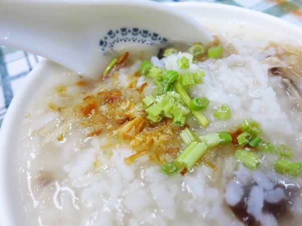 【新莊宵夜】中平路香菇肉粥-從小看到大的老店