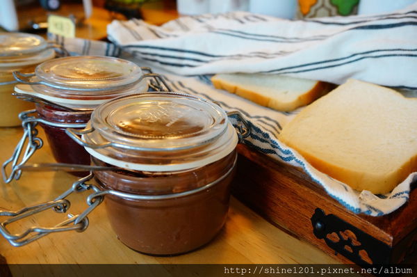 花蓮民宿推薦 - 森林中民宿 / 羊兒煙囪民宿系列
