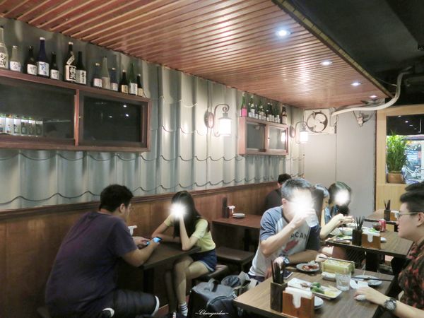 伍伍食堂：台北 捷運敦化站 伍伍食堂~香酥美味蝦頭包飯&超厚實生魚片