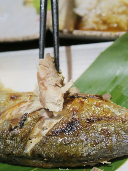 伍伍食堂：台北 捷運敦化站 伍伍食堂~香酥美味蝦頭包飯&超厚實生魚片