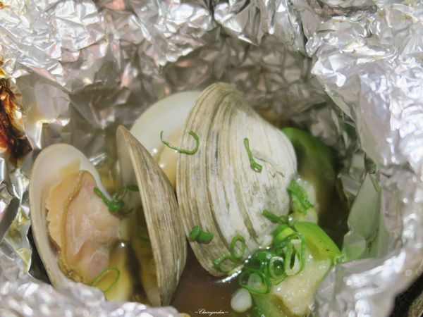 伍伍食堂：台北 捷運敦化站 伍伍食堂~香酥美味蝦頭包飯&超厚實生魚片