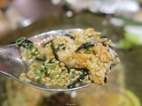 伍伍食堂：台北 捷運敦化站 伍伍食堂~香酥美味蝦頭包飯&超厚實生魚片