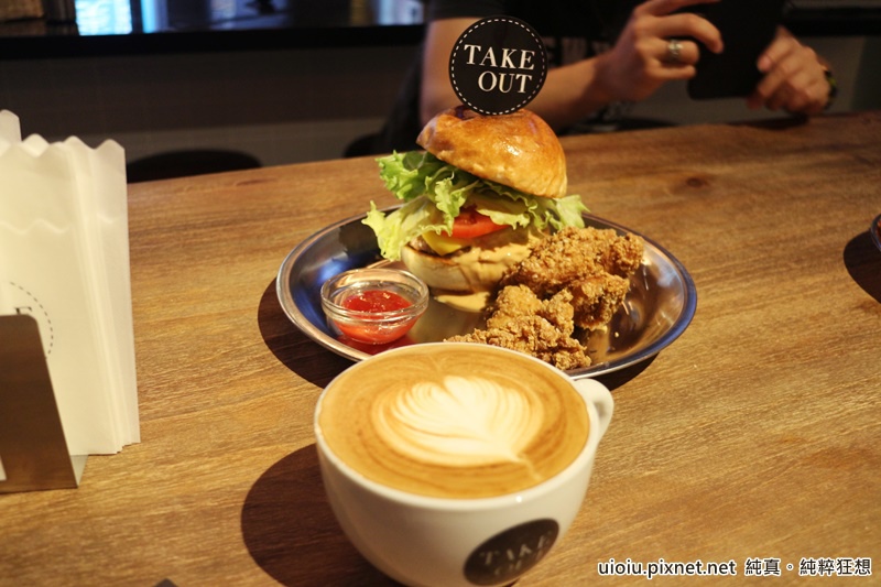 150604 台北 TAKEOUT美式漢堡012.JPG