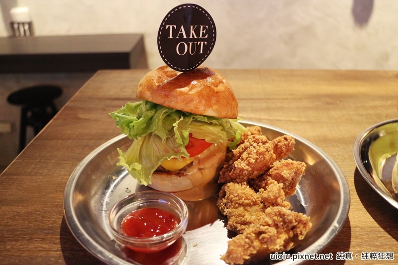 150604 台北 TAKEOUT美式漢堡016.JPG