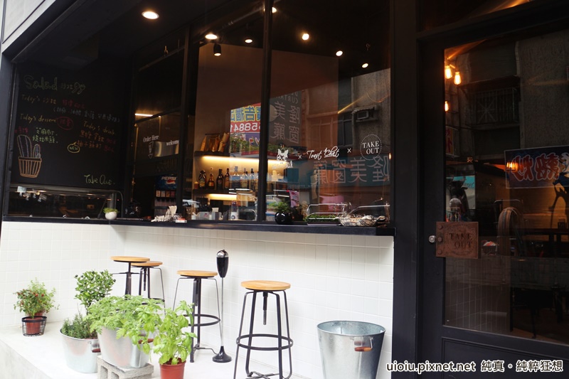 150604 台北 TAKEOUT美式漢堡004.JPG