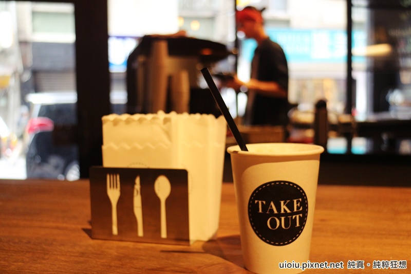 150604 台北 TAKEOUT美式漢堡011.JPG