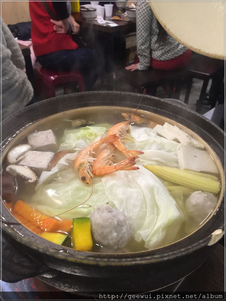 リ味館(生鮮水產,現烤海鮮):台中旅行趣~リ味館(生鮮水產,現烤海鮮)生猛海鮮齊聚一堂的好野人の鍋!